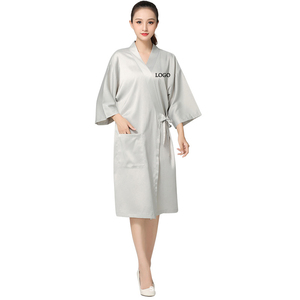 ชุดกิโมโนตัดผมสำหรับผู้หญิงเสื้อคลุมสำหรับทำจากโพลีเอสเตอร์ปรับเอวได้โลโก้ออกแบบได้ตามต้องการ100% ร้านเสริมสวย - Product Image 3