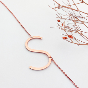 สร้อยคอทองชุบ 18K ดีไซน์เรียบง่าย ตัวอักษร A-Z 26 ตัว สร้อยคอแบบโซ่เส้นเล็ก จี้ตัวอักษร <span class=keywords><strong>S</strong></span> สร้อยคอสำหรับผู้หญิง ของขวัญเครื่องประดับ - Product Image 2