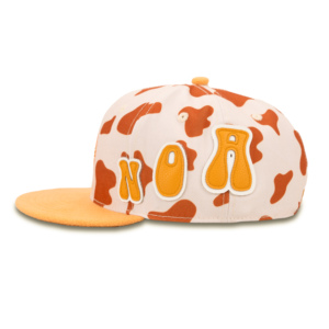 Casquette ajustée Tcap China personnalisée en tissu 100% acrylique avec logo en cuir brodé - Product Image 3