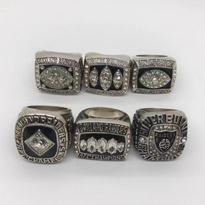 Set de 6 Anillos de Campeonato de los Oakland Raiders en Caja de Madera, Joyería de Aleación Plateada, Recuerdos - Product Image 1