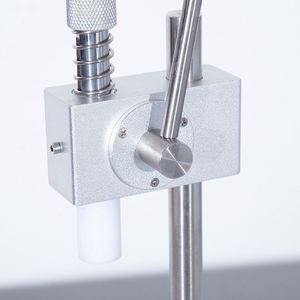 Máquina Manual para Llenado de Botellas de Vidrio y Plástico para Miel, Aceites, Perfumes, Cosméticos, Jabón, Crema, Champú, Bebidas Alcohólicas y Jugos - Product Image 4