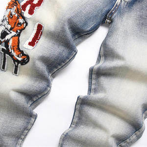 <span class=keywords><strong>Jeans</strong></span> Alti da <span class=keywords><strong>Uomo</strong></span> <span class=keywords><strong>di</strong></span> Tendenza Strappati Stile High Street con Ricamo Tigre Amiri <span class=keywords><strong>di</strong></span> Alta Qualità e Logo del Marchio Personalizzato Vendita all'Ingrosso dalla Fabbrica - Product Image 5