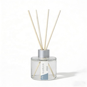 น้ำหอมปรับอากาศแบบก้านไม้หอม กลิ่นดอกไม้และสมุนไพร ขนาด 100 มล. กลิ่นเกรปฟรุต ยิลังยิลัง และเฟอร์ ช่วยผ่อนคลาย สร้างบรรยากาศสดชื่น บรรจุขวดทรงสูง - Product Image 6