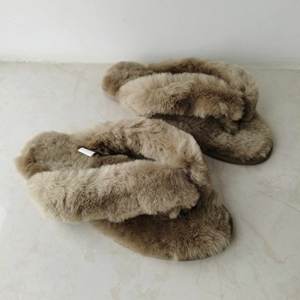 Wholesale Spring Autumn Winter Indoor for with Real <strong>Sheepskin</strong> Fur Fluffy TPR Outsole Warm &amp; Soft for Women and <strong>Men</strong> - Product Image 1