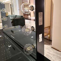 Docarelife Coiffeuse Moderne avec Miroir Lumineux et Ports USB, Design Panneau, pour Chambre et Salon