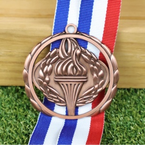 Medaglia a Forma di Corona Traforata per Premiazioni Sportive, in Oro, Argento e Bronzo, per Primo, Secondo e Terzo Posto, Premio per Maratone - Product Image 4