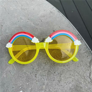 Lunettes <span class=keywords><strong>de</strong></span> soleil pour enfants rondes à verres colorés <span class=keywords><strong>de</strong></span> luxe à paillettes <span class=keywords><strong>2022</strong></span> - Product Image 2