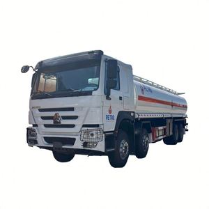 รถบรรทุกน้ำมันดีเซล Sinotruck HOWO 6x4 25000 ลิตร/25 ลูกบาศก์เมตร  ถังสแตนเลสใหม่ มาตรฐานยูโร 6 สำหรับขนส่งน้ำมันดีเซล - Product Image 1