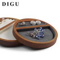 DIGU S034 Présentoir à bagues et bracelets en bois rainuré, support de rangement rond fait main pour bijoux, idéal pour les magasins de détail