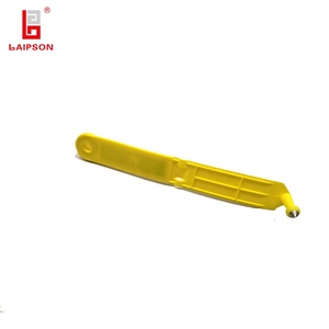 Étiquette auriculaire unique UHF 860-960 MHz <span class=keywords><strong>CMA</strong></span> 143 mm pour le suivi des moutons, des chèvres et des berceaux en élevage - Product Image 1
