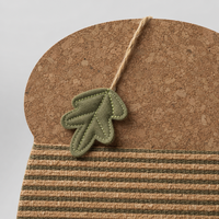 Tapis à gratter pour chat en forme de gland avec feuille verte