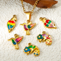 Breloques en émail d'acier inoxydable en gros, motifs oiseaux et reptiles (perroquet, caméléon, canari) pour la création de bijoux DIY