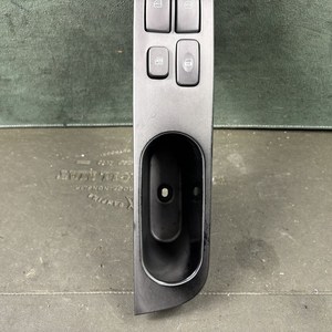 Ssangyong Korando Turismo 2016 interruttore alzacristalli del sedile del conducente parti di auto usate Jangwon rottami auto industria - Product Image 3