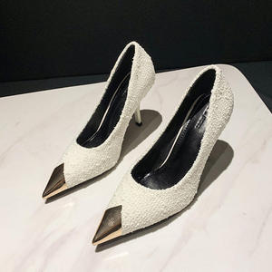 Nuevos Zapatos de Tacón para Mujer, Estilo Casual para Otoño, con Tacones de Aguja Cuadrados y Diseño de Remaches Metálicos - Product Image 6