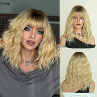 Peluca de Cabello Sintético de 16 Pulgadas, Ombre con Raíz Oscura a Rubio Miel, Corte Bob Medio Ondulado con Flequillo Recto, Fibra Resistente al Calor, Aspecto Natural