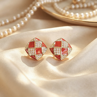 Boucles d'oreilles en émail, à clipser, à tige, motif carreaux bordeaux et noir, en forme de spirale, carrées, plaquées or, en cuivre, bijoux indolores pour femmes