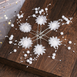 Ensemble de 3 pièces transfrontalières Europe et Amérique : Chaîne de <span class=keywords><strong>cheveux</strong></span> en fil de <span class=keywords><strong>neige</strong></span> blanc avec fleurs et perles, épingle à <span class=keywords><strong>cheveux</strong></span> en forme de U - Product Image 4
