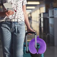 Accessoires d'avion portables violet foncé oreiller de cou de voyage amélioré pour avion 100% oreiller de voyage en mousse à mémoire pure