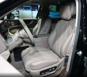 <span class=keywords><strong>SERES</strong></span> M9 High Performance New Energy Vehicle avec une autonomie de 1000km Ultra-Smart HarmonyOS 5 étoiles Safety Rating Extended Range - Product Image 6