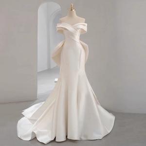 Elegante Abito <span class=keywords><strong>da</strong></span> Sposa a Sirena in Raso Francese con Spalle Scoperte, Strass e Strascico Lungo, Senza Spalline, Ideale per <span class=keywords><strong>Cerimonia</strong></span> e Ricevimento - Product Image 3