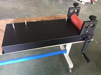 Mini plastifieuse à froid de bureau de 230mm avec rouleau en silicone de bureau d'opération pour la stratification de PVC de carton de conseil A3