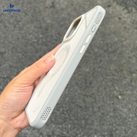 Coque magnétique pour iPhone, fabriquée par Mag Magnetic Phone Case Manufacturer, pour filles.