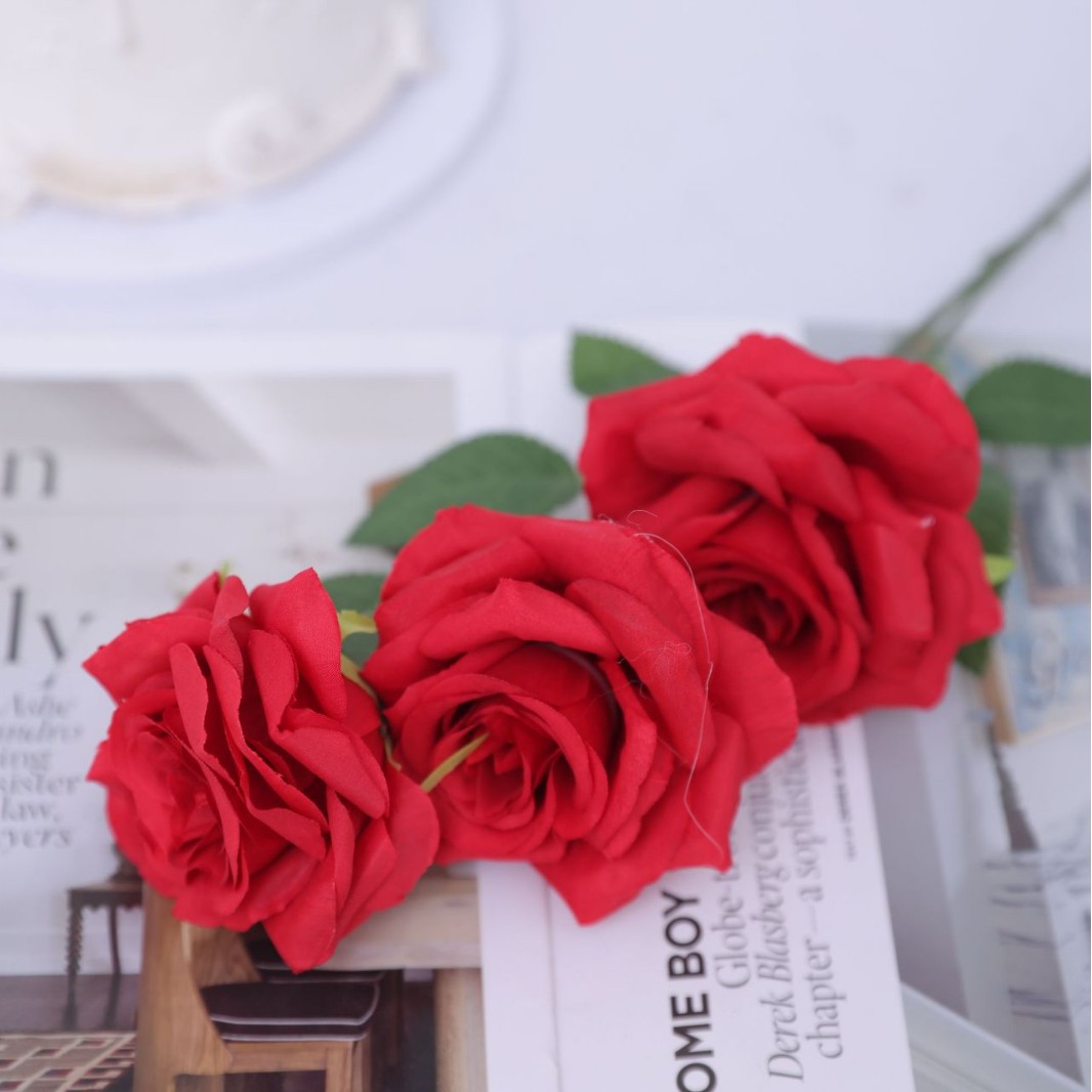 Scarlet color