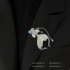 Estilo chino nueva moda de lujo pez submarino de ensueño para regalo nuevo modelo "de mar profundo Elfo" elegante broche de medusas dinámico - Product Image 2