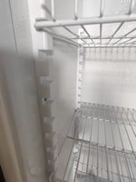 Congélateur commercial à compresseur, vitrine en verre à haute efficacité énergétique avec étagères réglables