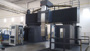 Fraiseuse à portique CNC robuste à double colonne pour moules de grande taille et pièces en acier, pour tôles d'aluminium et estampage métallique - Product Image 2