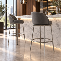 Tabouret de bar pivotant moderne, dossier bas incurvé, rembourré, avec pieds en métal et anneau repose-pieds, pour îlot de cuisine ou comptoir