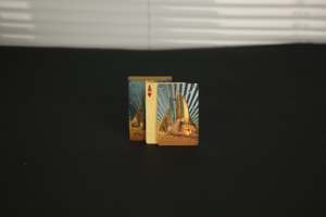 أوراق لعب ذهبية بتصميم الدولار رائجة البيع، بطاقات بوكر لامعة لمجموعات السفر والترفيه والأنشطة الليلية الراقية - Product Image 4