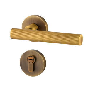 Manija de puerta Jiehao Lever Lock de latón cepillado con cilindro de llave para instalación en puertas interiores - Product Image 1
