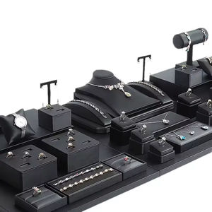 Présentoirs à bijoux de table personnalisés en forme de buste, en cuir suédé noir, pour magasin - Product Image 3