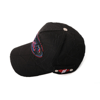 Casquette de baseball 5 panneaux personnalisée en gros avec broderie 3D, strass et épingles métalliques, doublure en daim et satin – Casquettes Rico