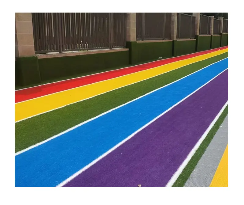 Fabrieksprijs Tuinveld Kunstmatig Regenbooggras Kleurrijk Tapijt Kunstmatig Buiten Kunstgroen Gras Gazon