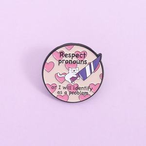 بروش دبوس شارة ياقة من سبيكة الزنك مطلي بالنيكل الأسود، بتصميم كرتوني لطيف، مع عبارات تكريم الأسماء الجنسية واقتباسات مضحكة، وتصميم حيواني، الأكثر مبيعًا - Product Image 1