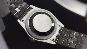 Le Franc est plein et délicat. Avec un savoir-faire de pointe, il récompense la confiance de tous. Montre mécanique pour homme - Product Image 6