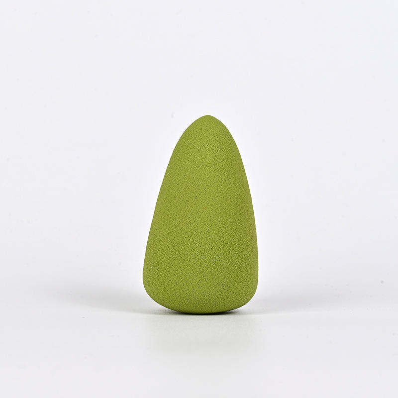 Petit mélangeur de beauté en forme de cône