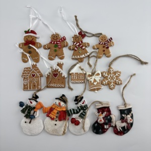 Adorno Colgante de Resina Hecho a Mano de Alta Calidad con Forma de Muñeco de Nieve, Decoración Exquisita para Árbol de Navidad, Estilo Encantador - Product Image 3