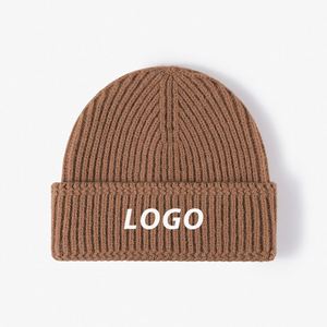 Chapeau d'hiver en acrylique uni pour femmes et hommes, bonnet personnalisé avec patch brodé - Product Image 1