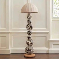 Lampe LED champignon rétro nordique simple, sur pied en fer antique, pour salon, hôtel, décoration d'angle de canapé, accessoire décoratif