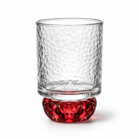 Handgeblasenes Farbiges Glas-Trinkgefäß mit Gehämmertem Wasserwellen-Muster, Luxuriöses Trinkglas für Hotel, Hochzeit, Bar, Restaurant