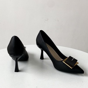 Nouvelles sandales d'été sexy à talons hauts et fins pour femmes, à bout pointu et talon carré, vente en gros - Product Image 4