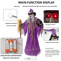 Sorcière d'Halloween vêtu d'une robe violette, tenant une balai lumineux et oscillant, décoration pour maison hantée et pièce secrète