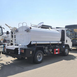 Camión Cisterna de Leche ISUZU 700P 8000L ELF de Alta Calidad, Camión Cisterna de Acero al Carbono, Nuevo Camión Cisterna con Motor Diésel Manual - Product Image 3