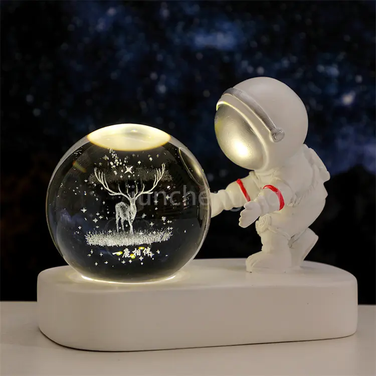 Spaceman LED Night Light for Kids, Figurine Decorative Bedside Lamp Resin Night Light Desktop Decoration