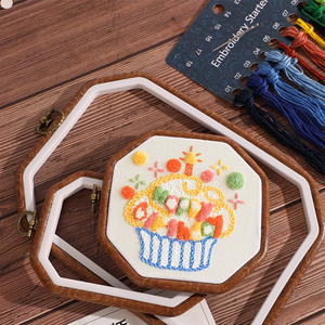 <span class=keywords><strong>Kit</strong></span> de accesorios de moda Looen, nuevo estilo, aro de <span class=keywords><strong>bordado</strong></span> Irregular, marco de madera de bambú para aros de punto de cruz, costura - Product Image 4