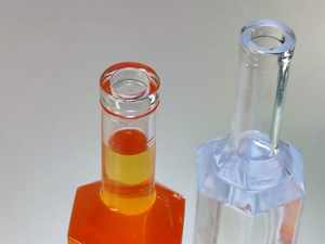 Botella de Vidrio Hexagonal Decorada con Miel para Ginebra, Ron y Vino, con Diseño de Panal, Botella de Vino de Vidrio con Tapón de Corcho - Product Image 6