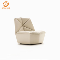 Fauteuil d'appoint géométrique moderne, fauteuil rembourré en cuir avec base en étoile pour salon et chambre à coucher